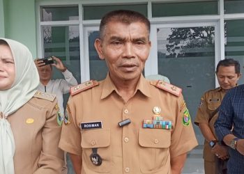 Tak Terima Ucapan Kepala Desa Cukanggenteng, Warga Geruduk Kantor Desa