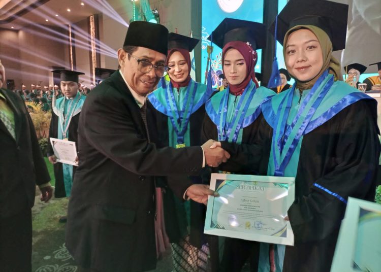 Ketua Yayasan Dharma Husada Insani: Wisuda Bukan Sekadar Seremoni Akademik