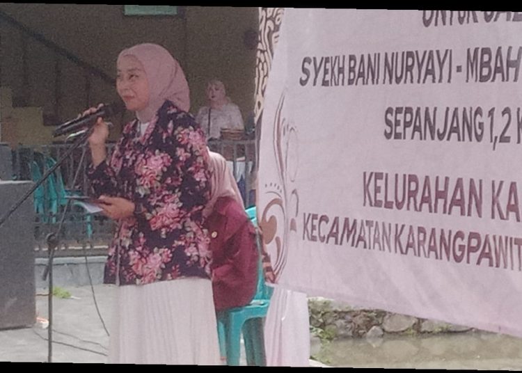 Wakil Bupati Garut Putri Karlina saat memberikan sambutan pada acara penyerahan wakap tanah