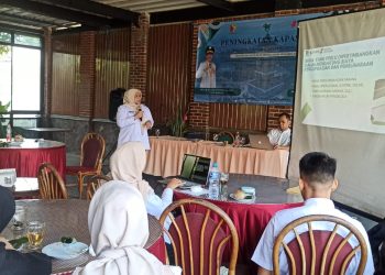 dr. Hj. Yuli Irnawaty Tekankan Pentingnya Perilaku Hidup Bersih Sehat pada Pelatihan KPP Sanitasi DPUTR Kabupaten Bandung